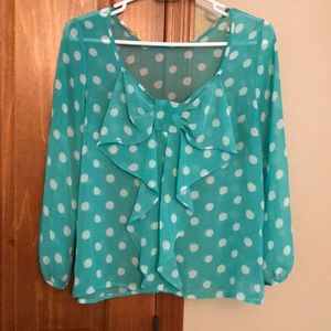 Adorable Bow back blouse